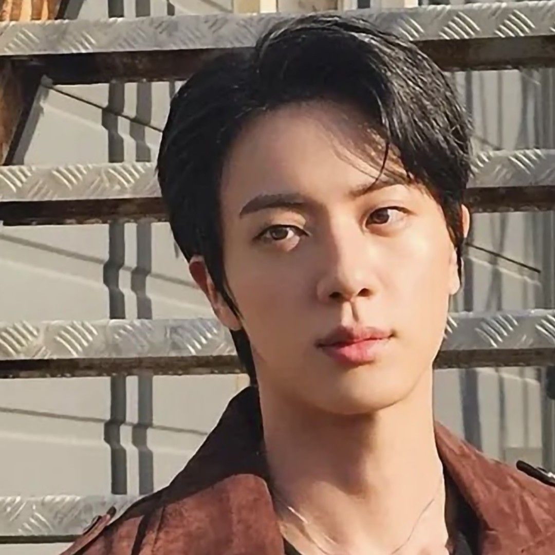 진 (방탄소년단)의 최신 사진