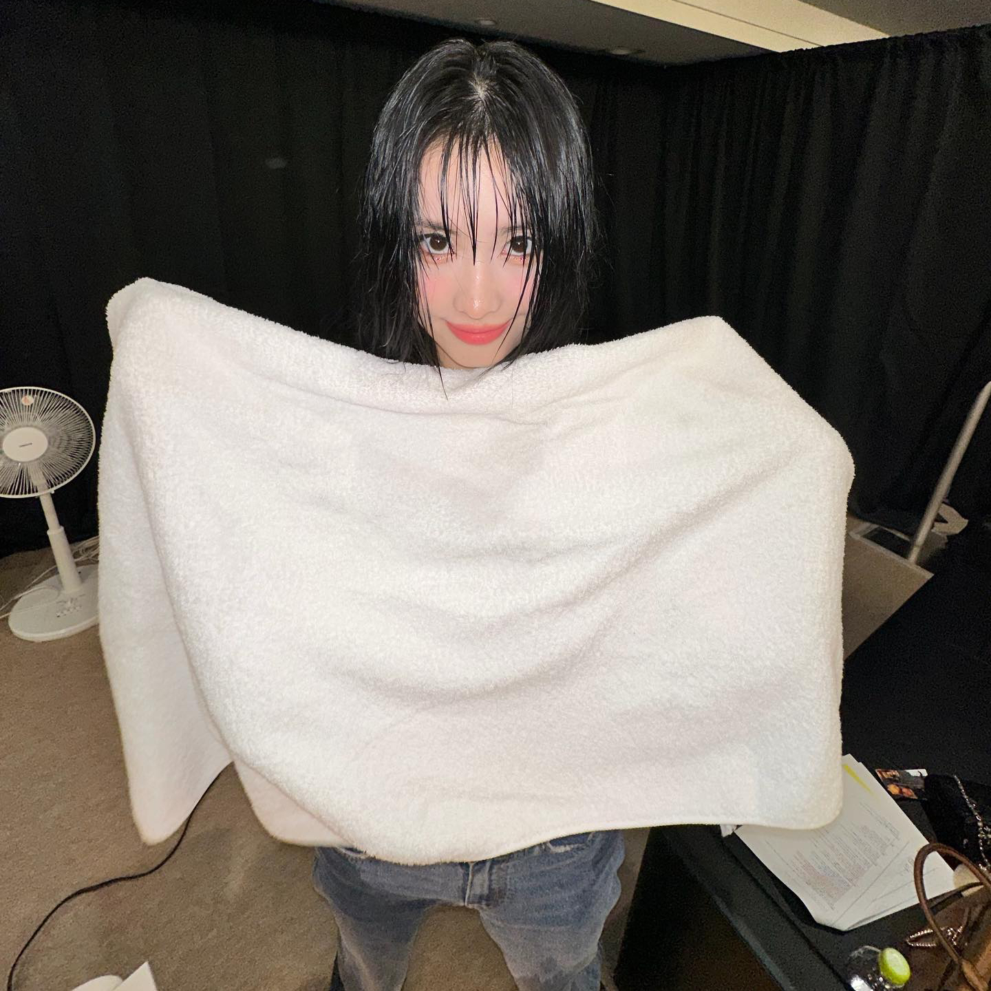 Behind-the-scenes cut of Momo (TWICE)