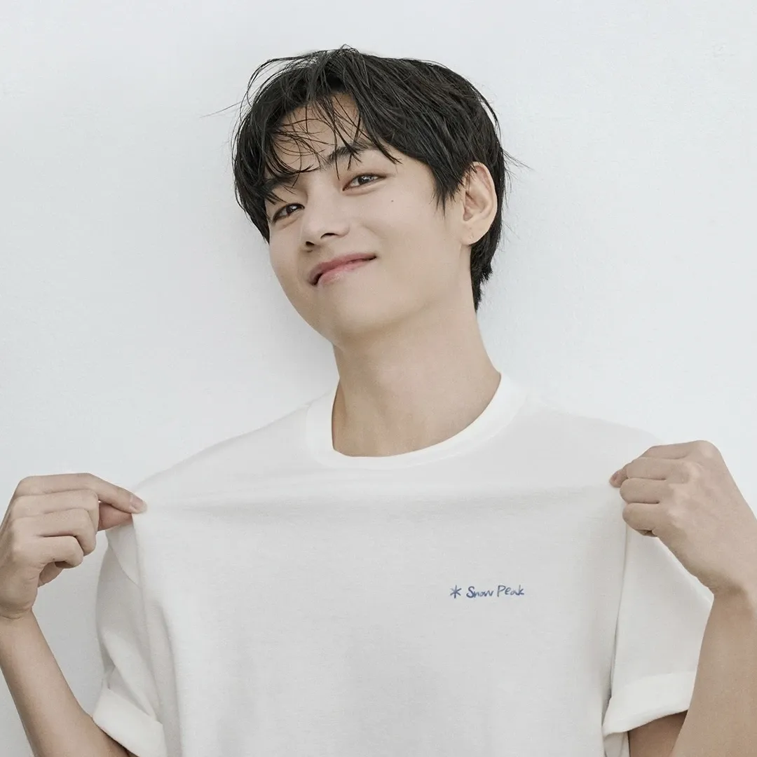 Foto aktivitas terbaru V (BTS)