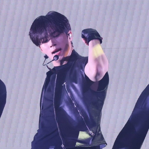 Behind-the-scenes cut of Kim Junseo (ALPHA DRIVE ONE)