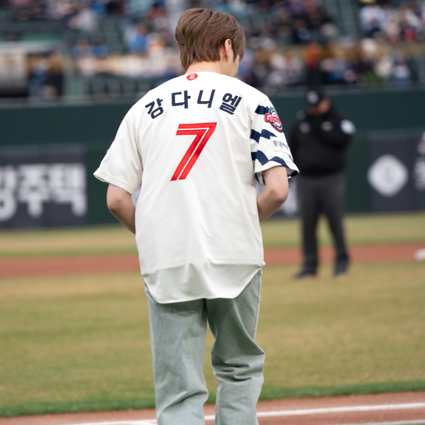 Behind-the-scenes cut of Kang Daniel