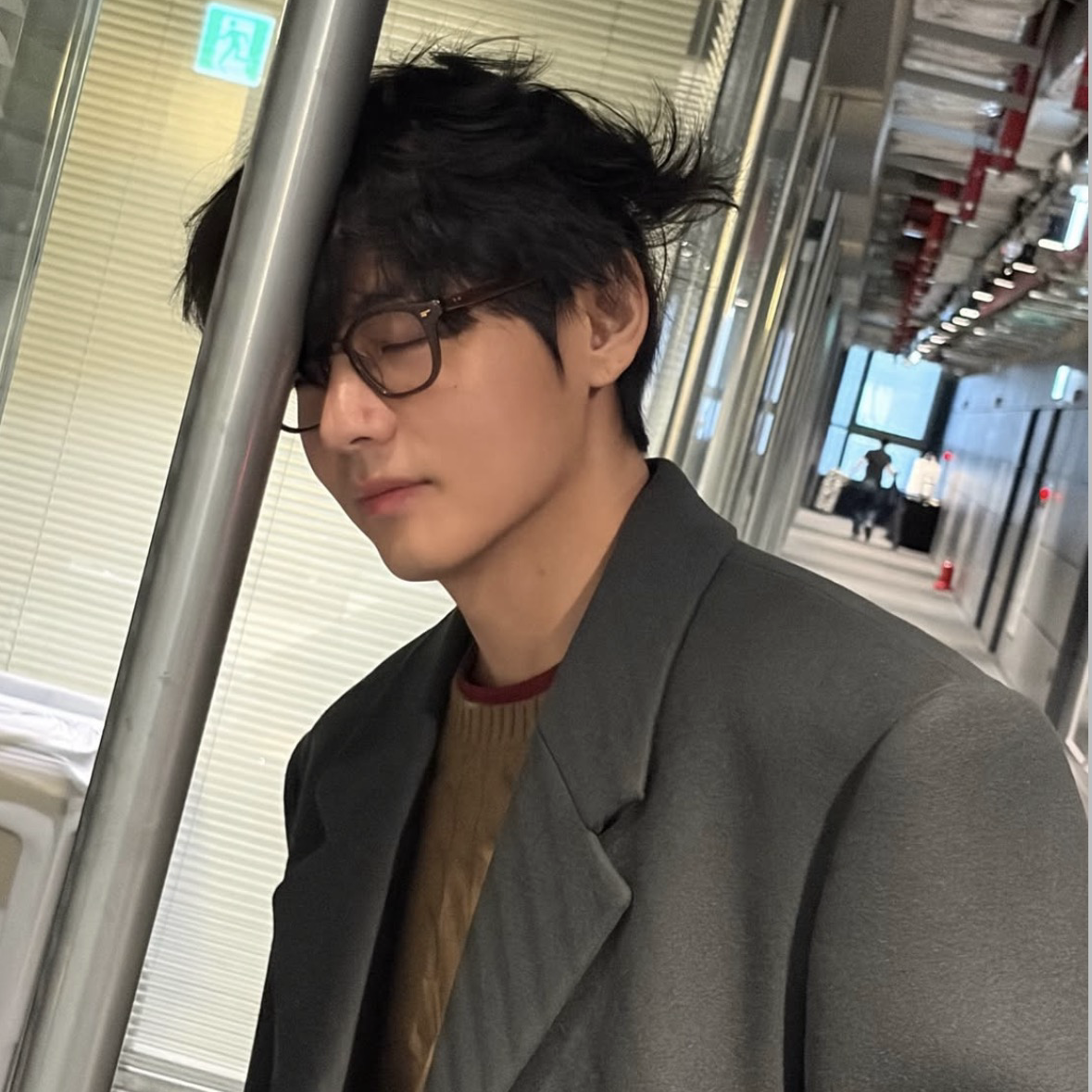 A moment captured by V (BTS)'s fan