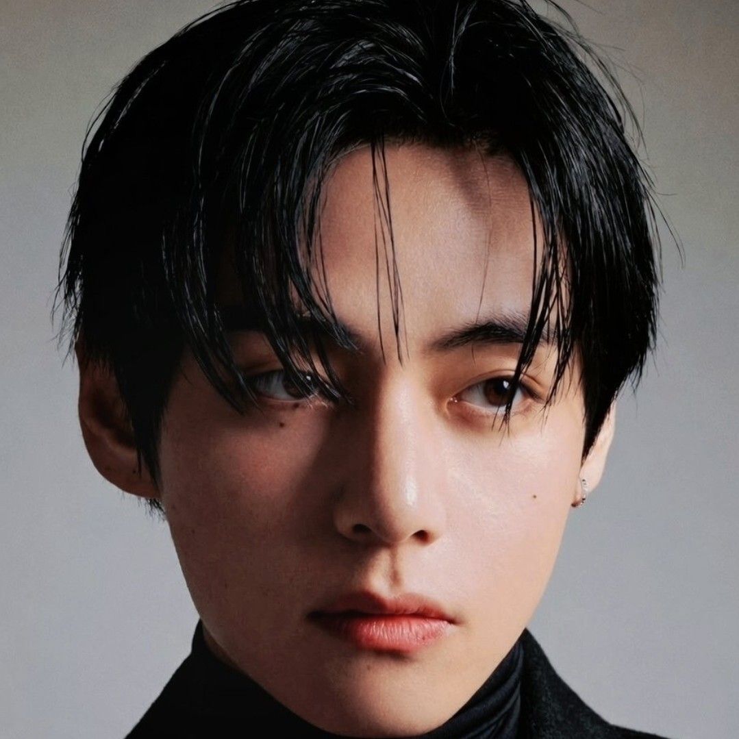 뷔 (방탄소년단)의 최신 사진