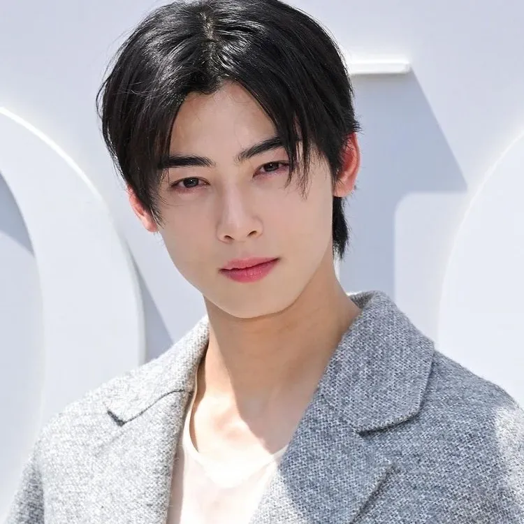 Latest photo of Eunwoo (ASTRO)