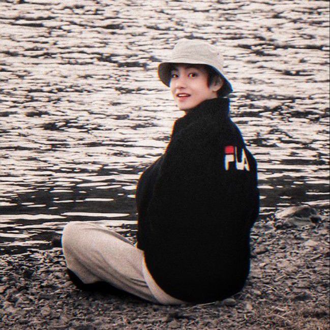 뷔 (방탄소년단)의 비하인드 컷