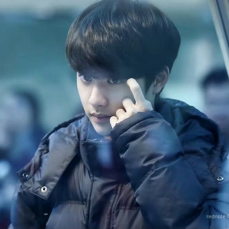 Behind-the-scenes cut of D.O. (EXO)