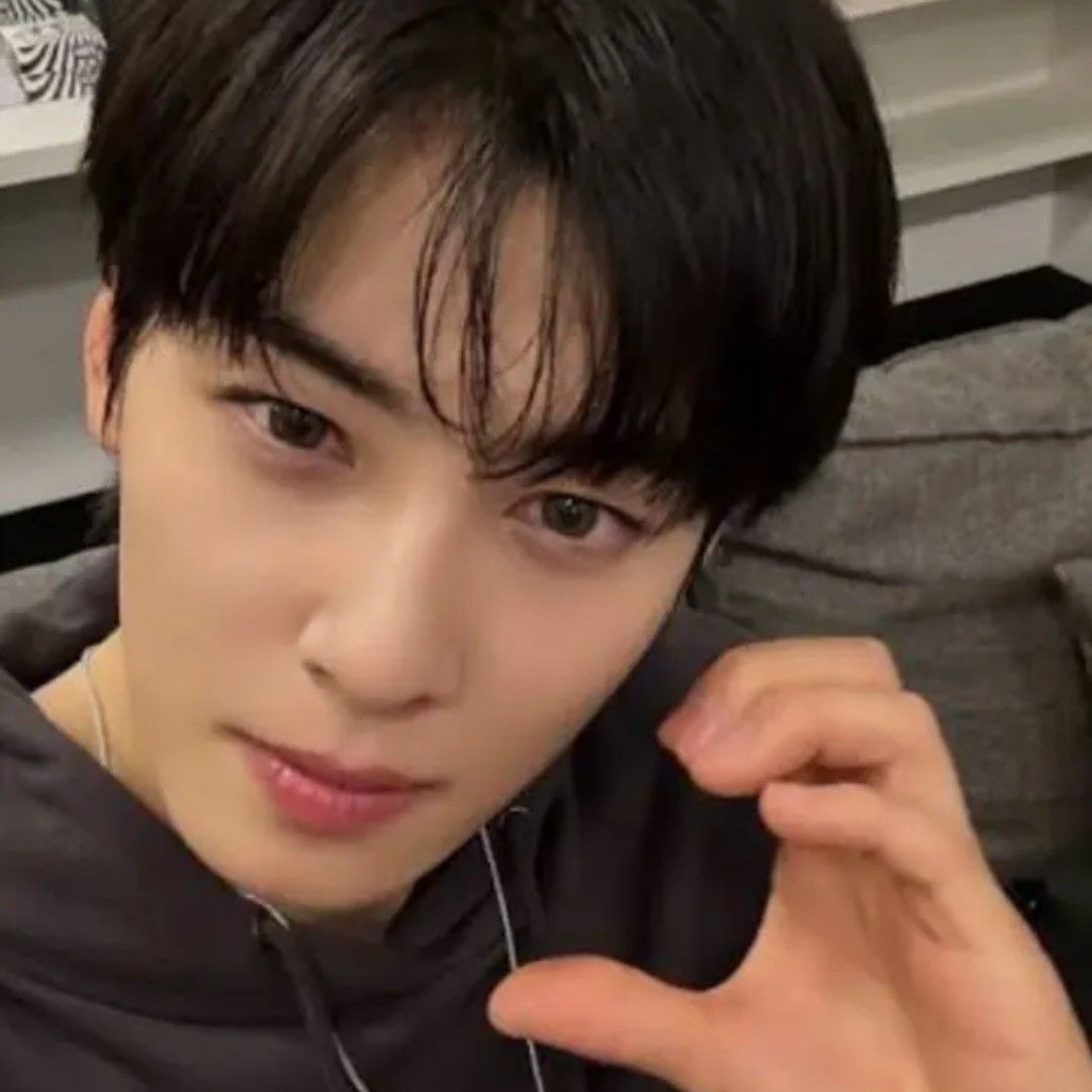 A moment captured by Eunwoo (ASTRO)'s fan