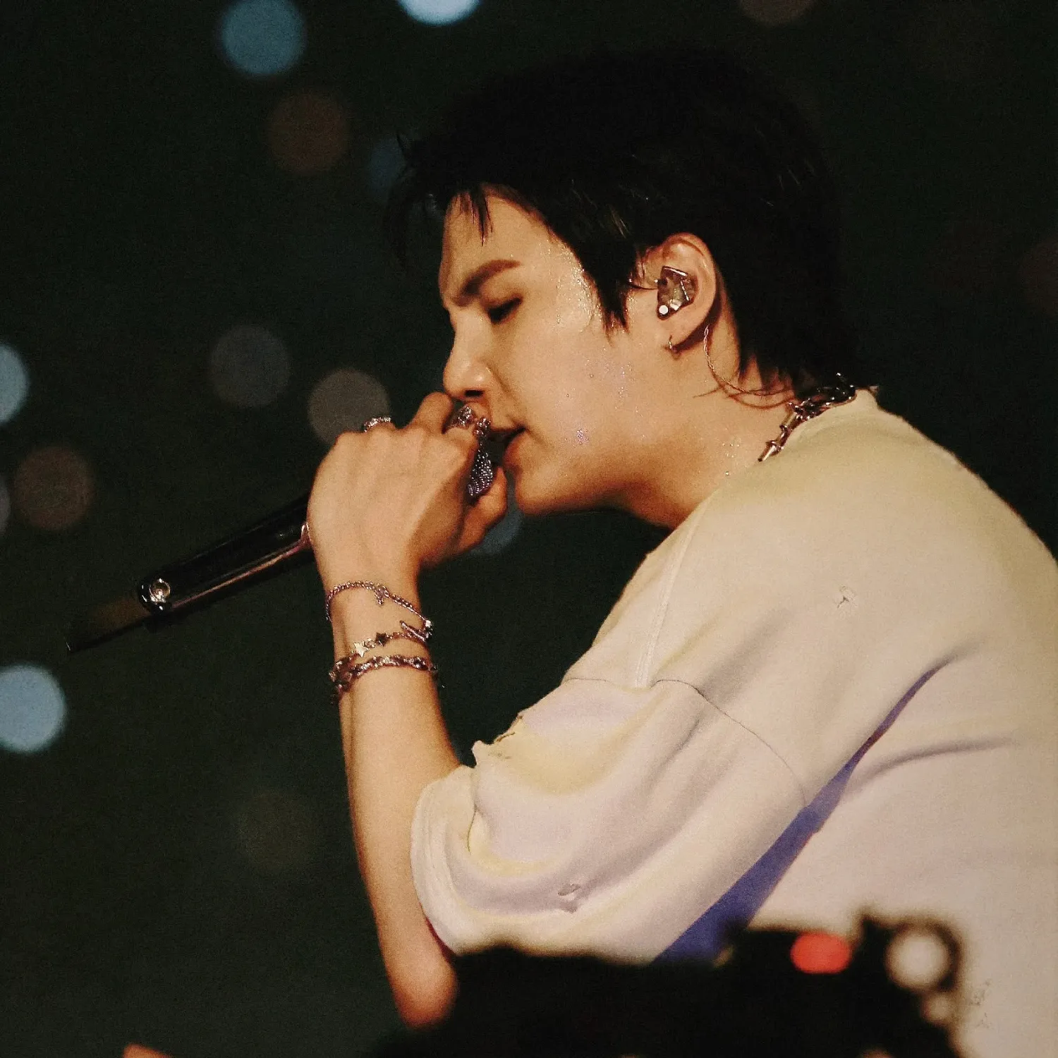 Foto aktivitas terbaru SUGA (BTS)