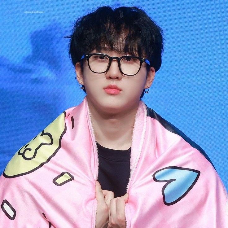 Behind-the-scenes cut of Stray Kids