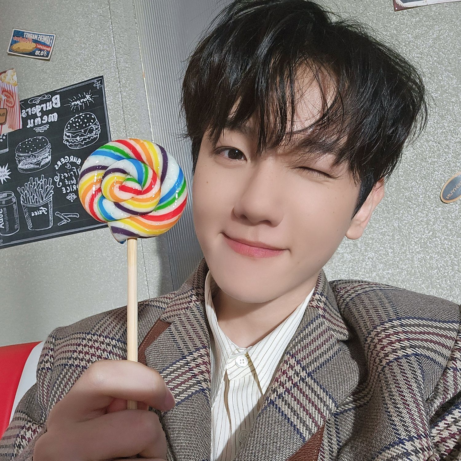 백현 (EXO)의 최신 사진