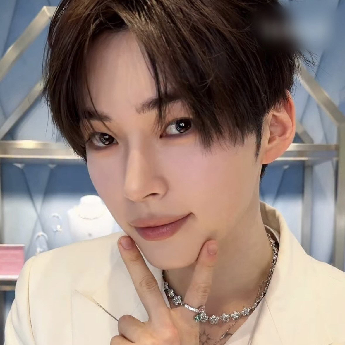 ソン・ハンビン (ZEROBASEONE)の最新写真