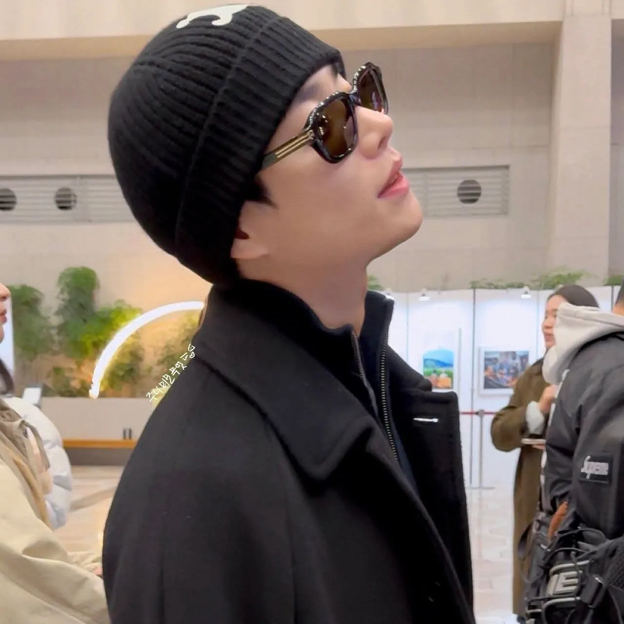 A moment captured by MJ (ASTRO)'s fan