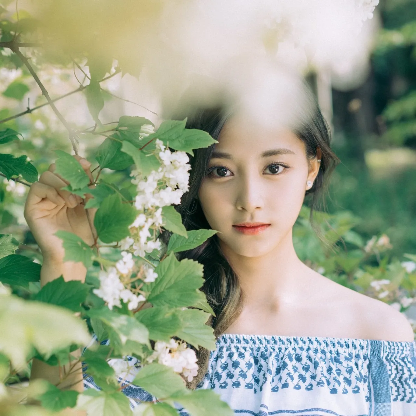 Foto aktivitas terbaru Tzuyu (TWICE)