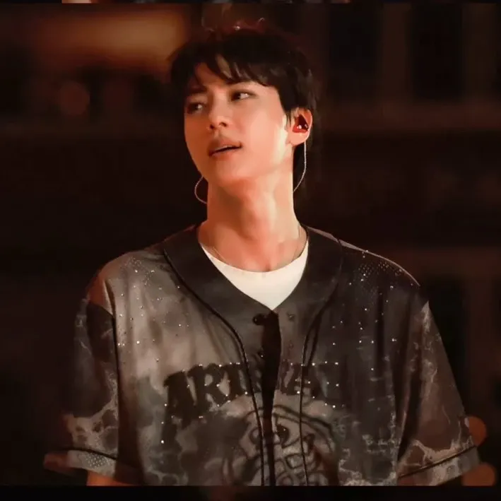 진 (방탄소년단)의 최신 사진