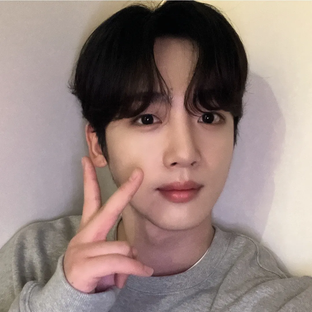 Recent activity shot of Kim Yohan (WEi)