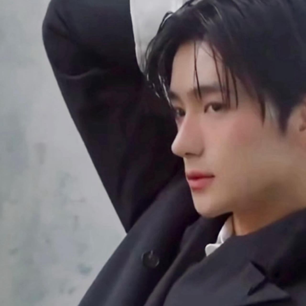 Behind-the-scenes cut of Hyunjae (THE BOYZ)