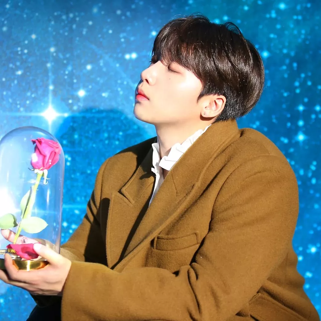 A moment captured by Jeong Sewoon's fan