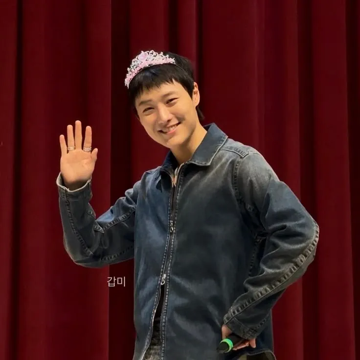 Recent activity shot of WOODZ