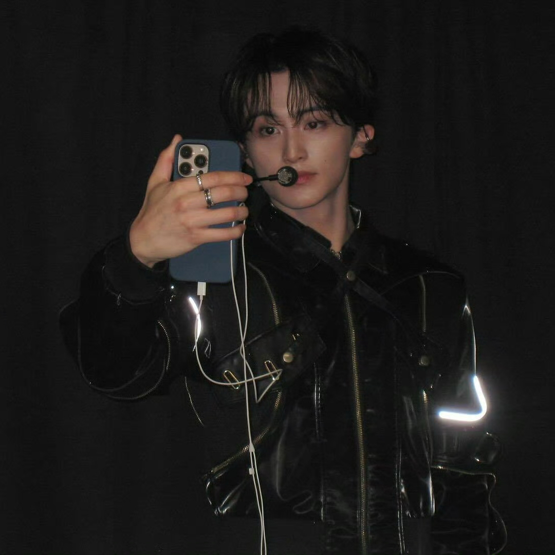 A moment captured by Mark (NCT 127, NCT DREAM)'s fan