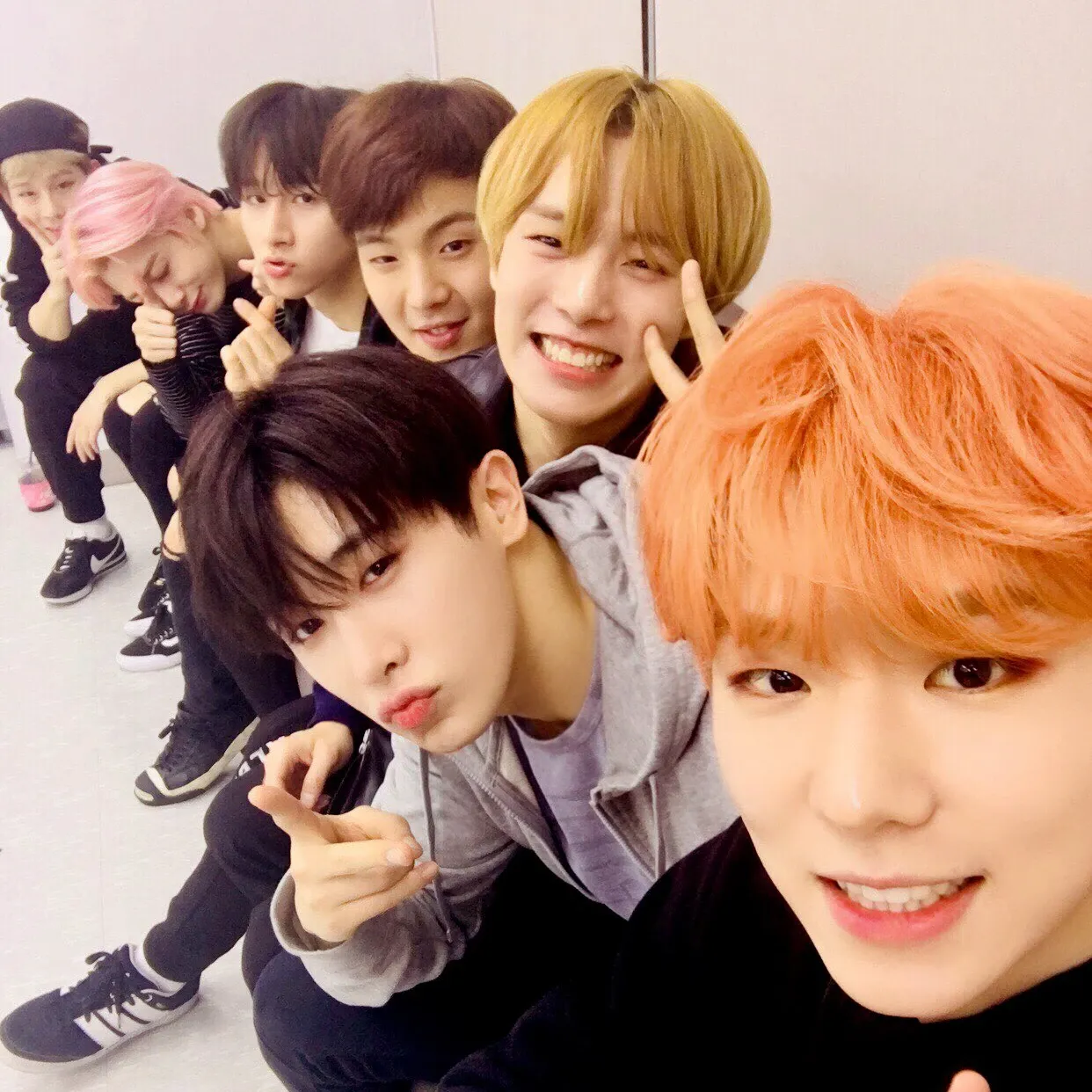 Foto terbaru MONSTA X