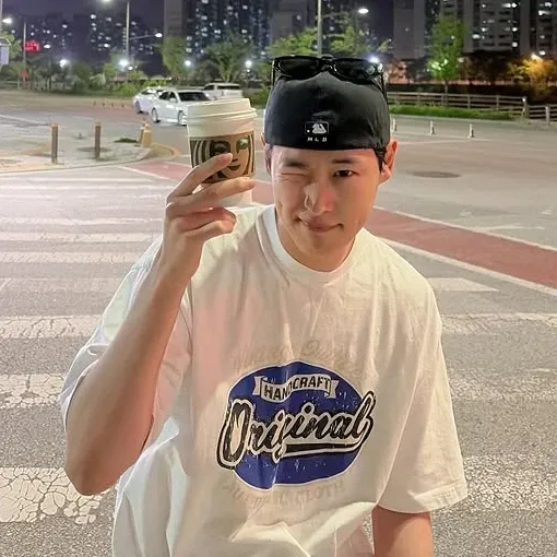 Latest photo of Choi Byungchan