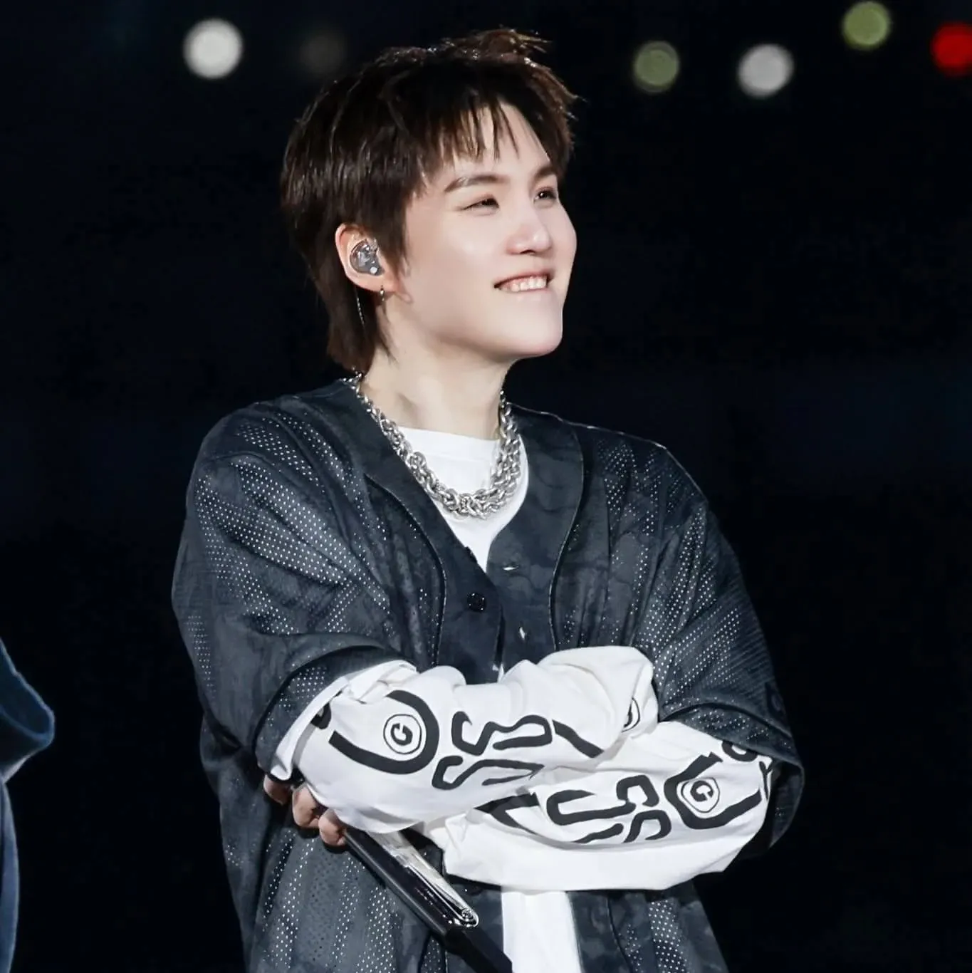 SUGA (防彈少年團)的幕後花絮