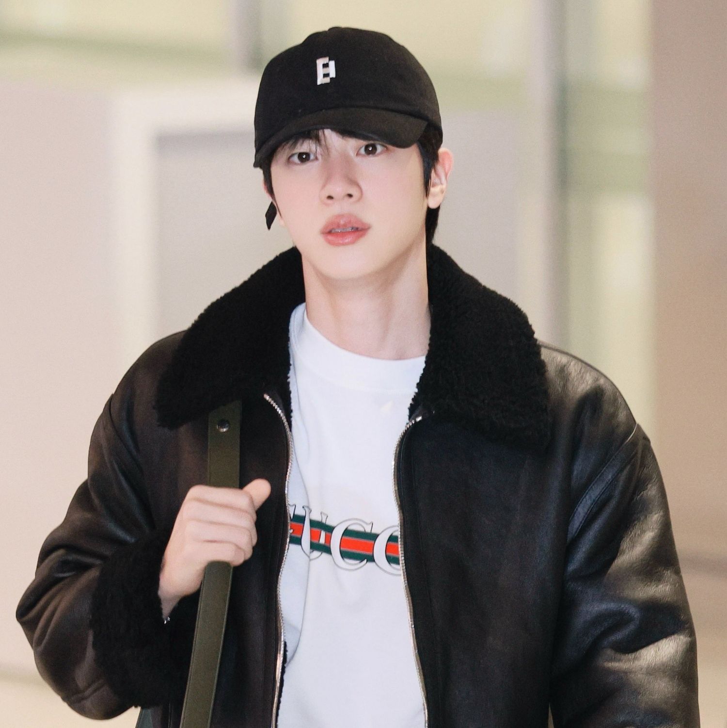 Momen yang diabadikan oleh penggemar Jin (BTS)