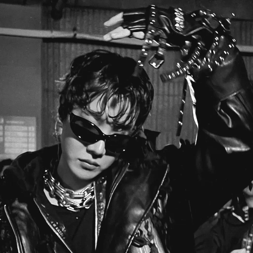 Foto aktivitas terbaru j-hope (BTS)