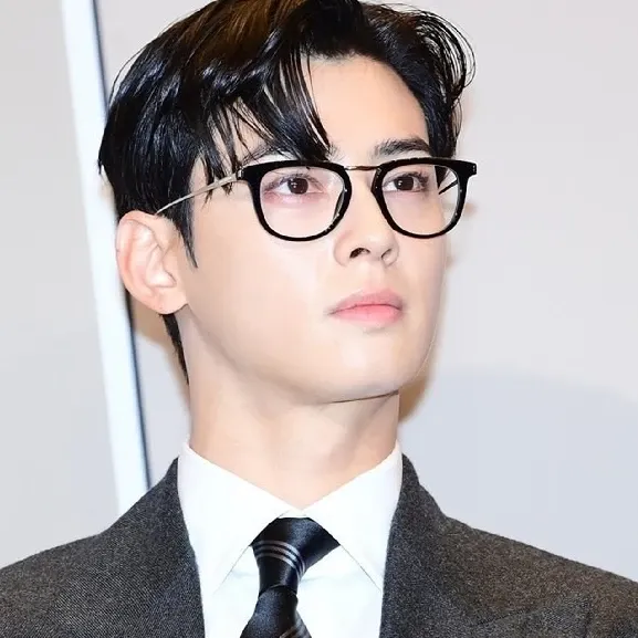 A moment captured by Eunwoo (ASTRO)'s fan