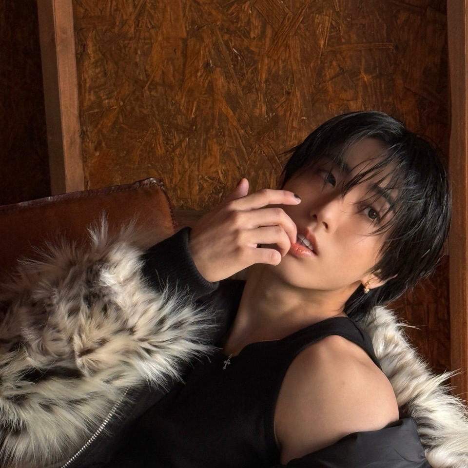 Behind-the-scenes cut of HAN (Stray Kids)