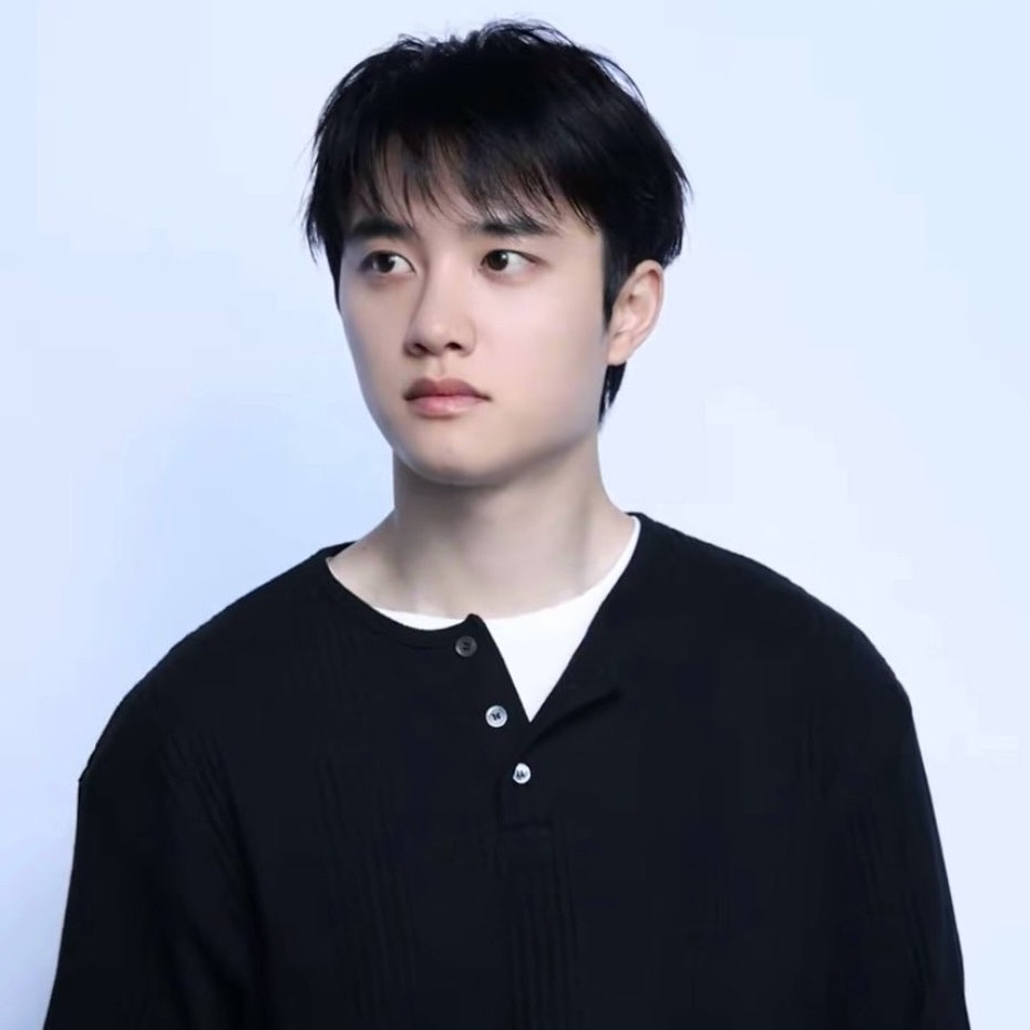 Foto aktivitas terbaru D.O. (EXO)