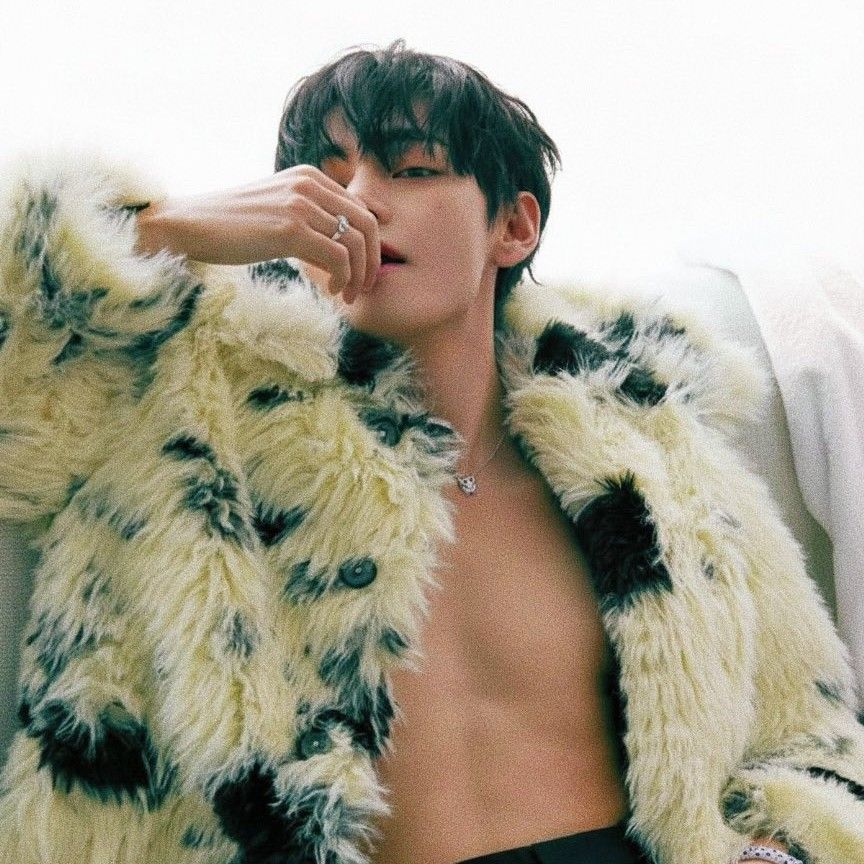 Behind-the-scenes cut of V (BTS)