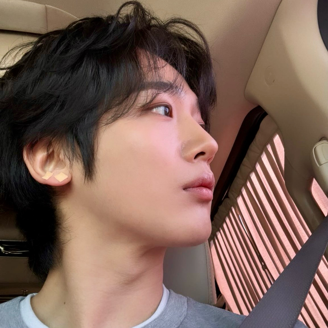 Behind-the-scenes cut of Kim Yohan (WEi)