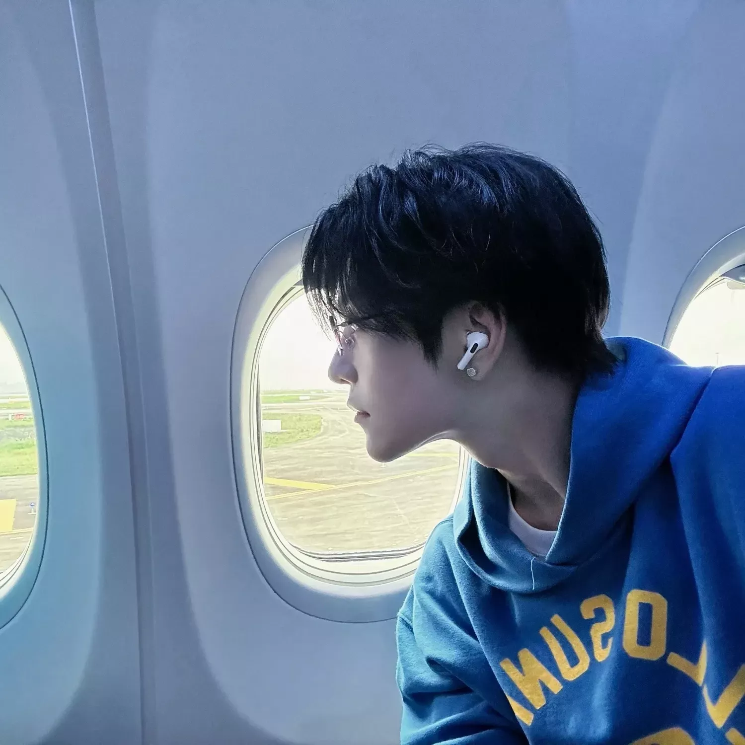 A moment captured by He Xinlong (ALPHA DRIVE ONE)'s fan