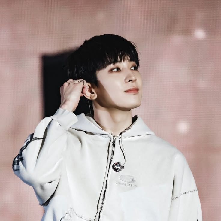 원우 (세븐틴)의 최신 사진