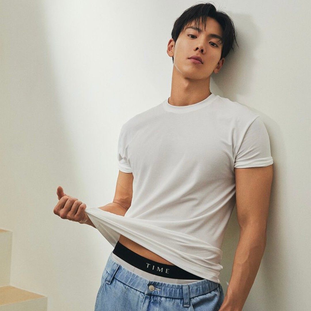 Recent activity shot of Shownu (MONSTA X)