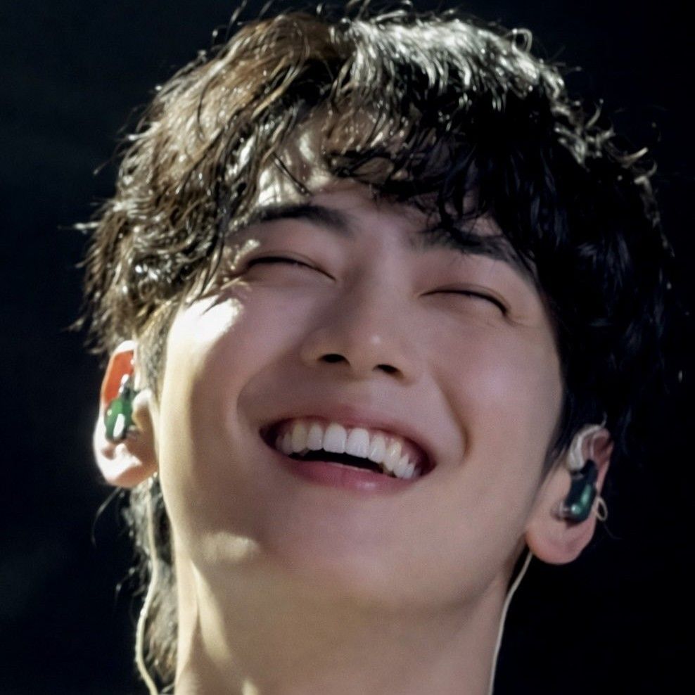 A moment captured by Eunwoo (ASTRO)'s fan