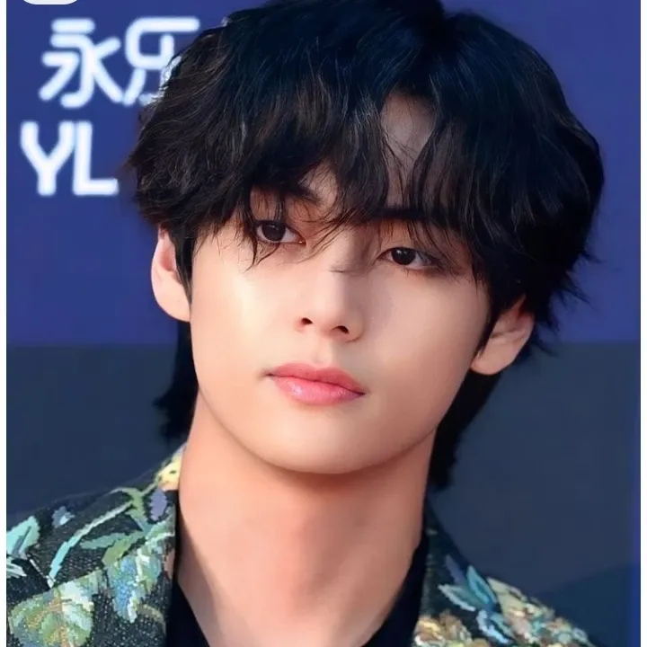 Foto terbaru V (BTS)