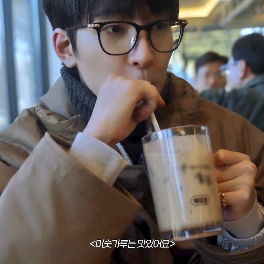 Behind-the-scenes cut of Wonwoo (SEVENTEEN)