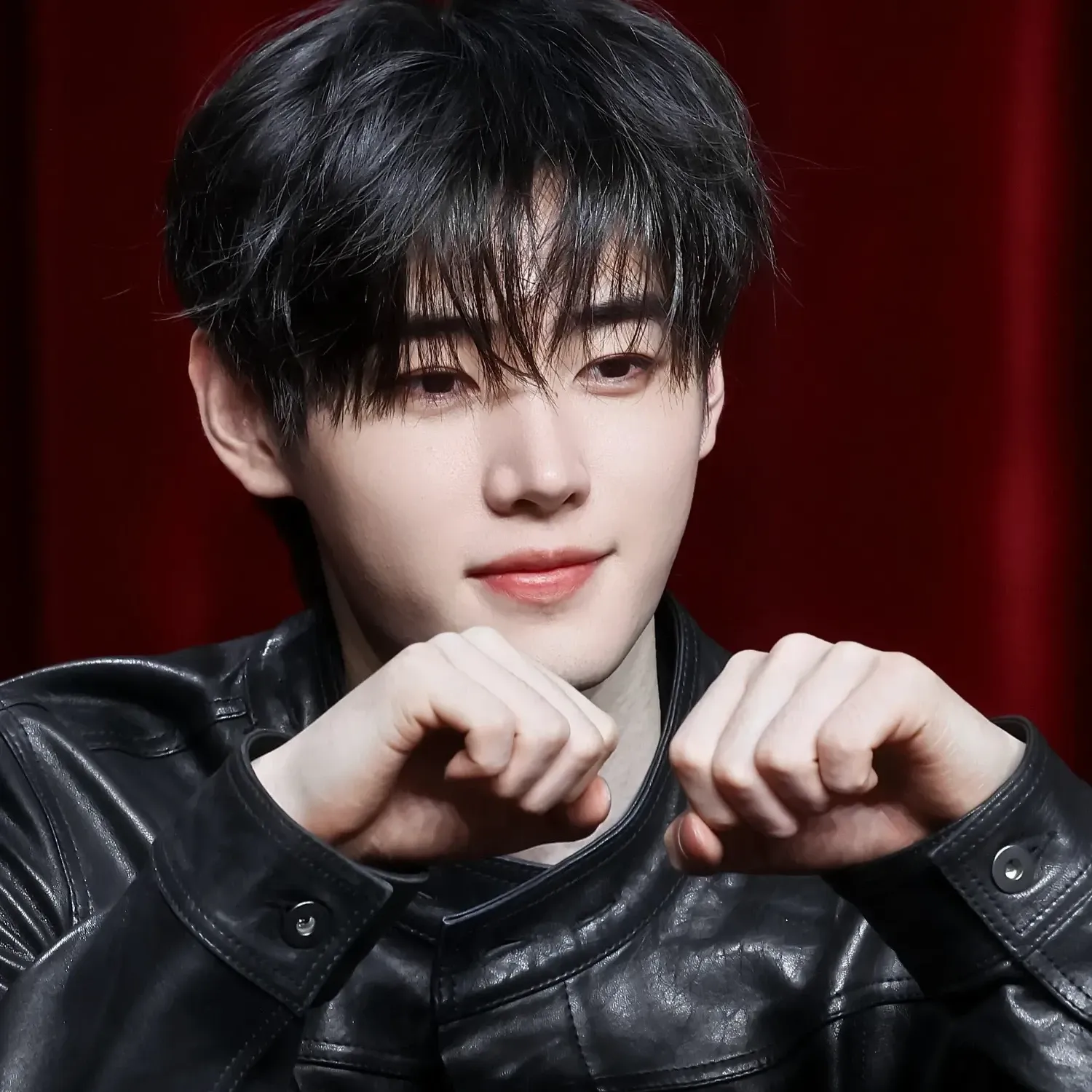 Foto terbaru Sunghoon (ENHYPEN)