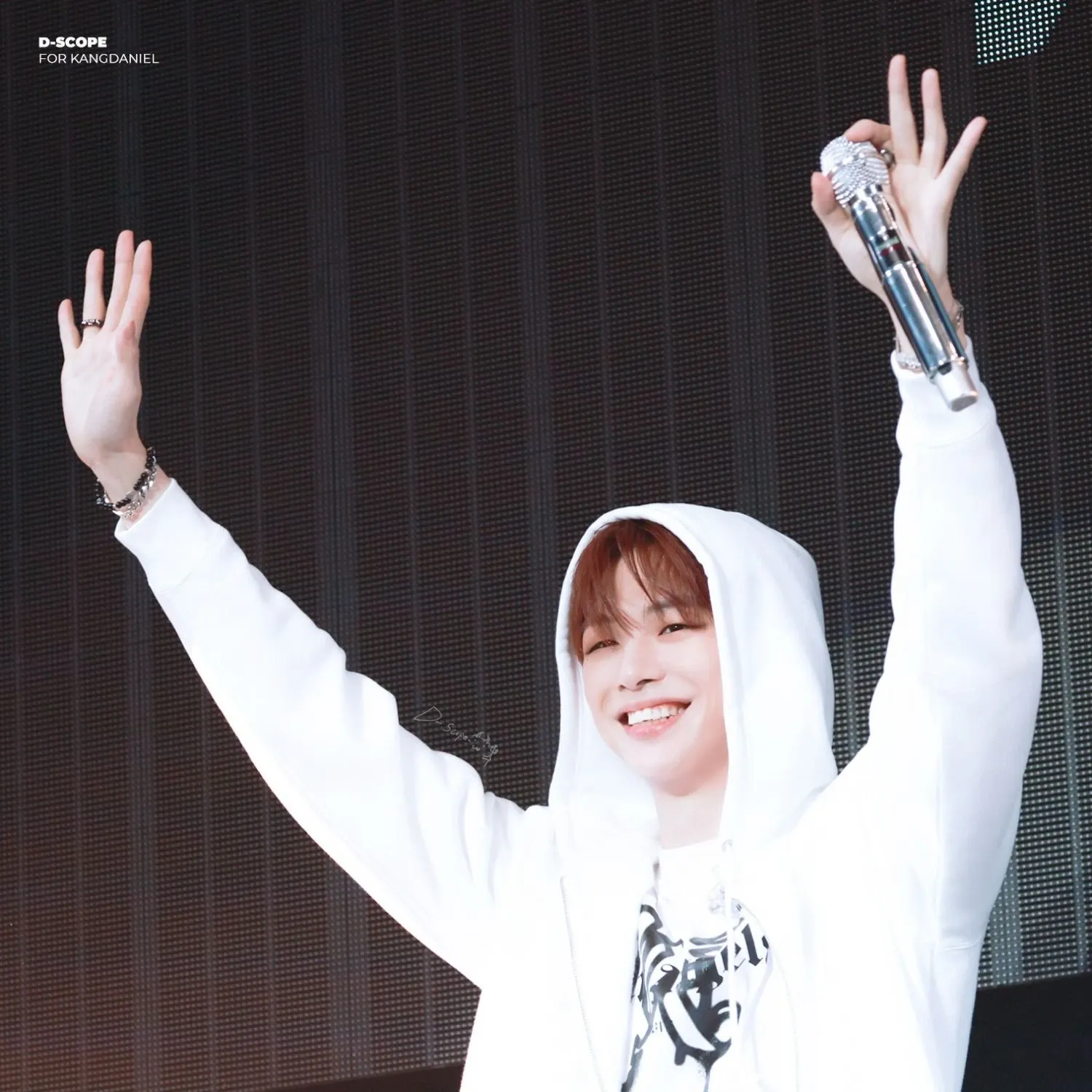 강다니엘의 비하인드 컷