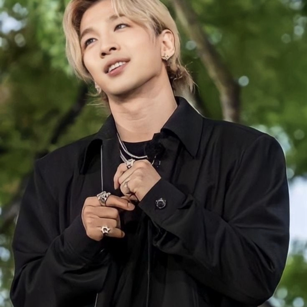 Latest photo of Taeyang (BIGBANG)