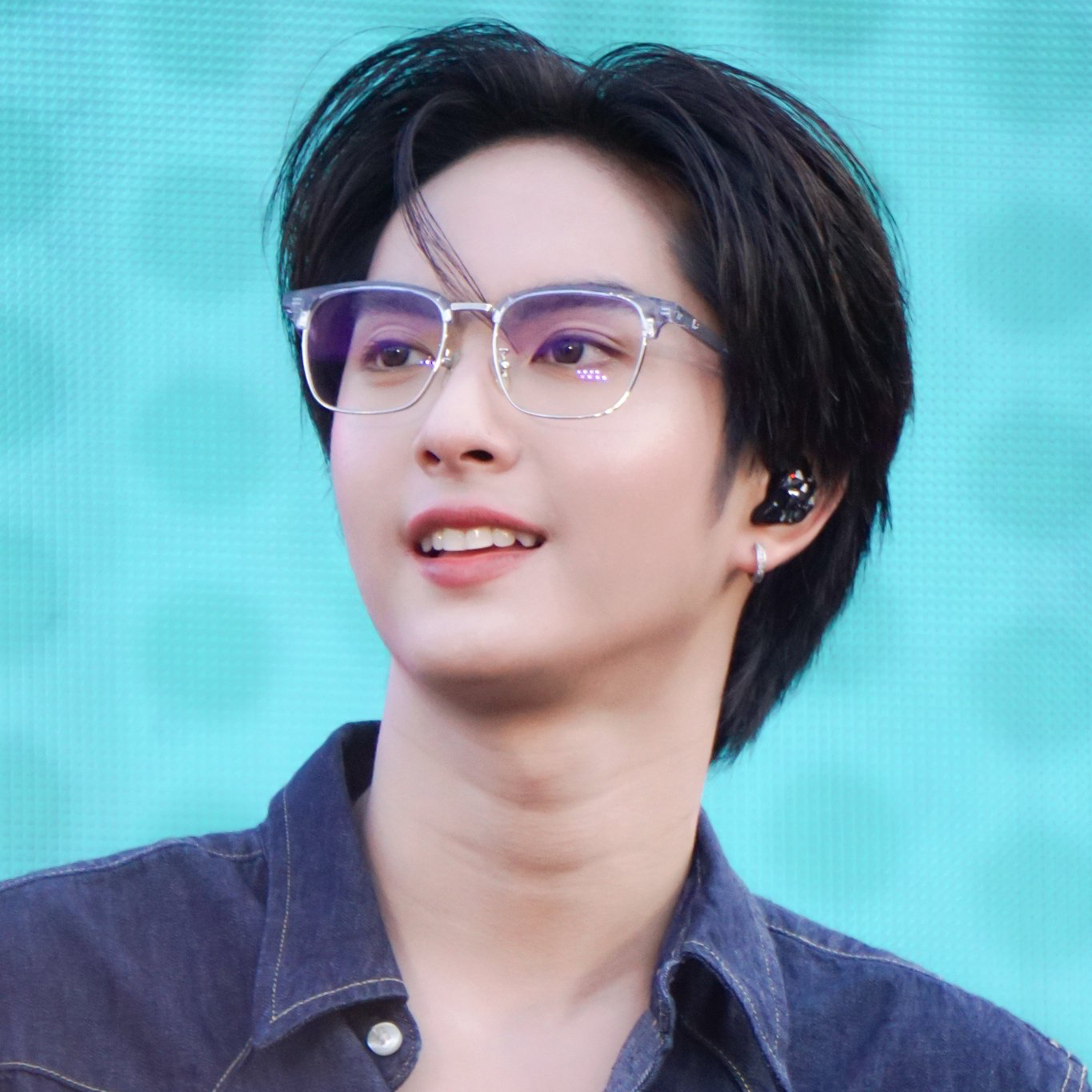 A moment captured by Copper (BUS)'s fan