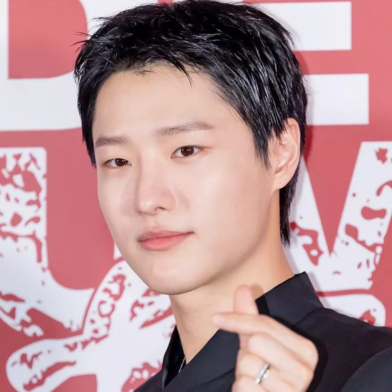 Behind-the-scenes cut of WOODZ