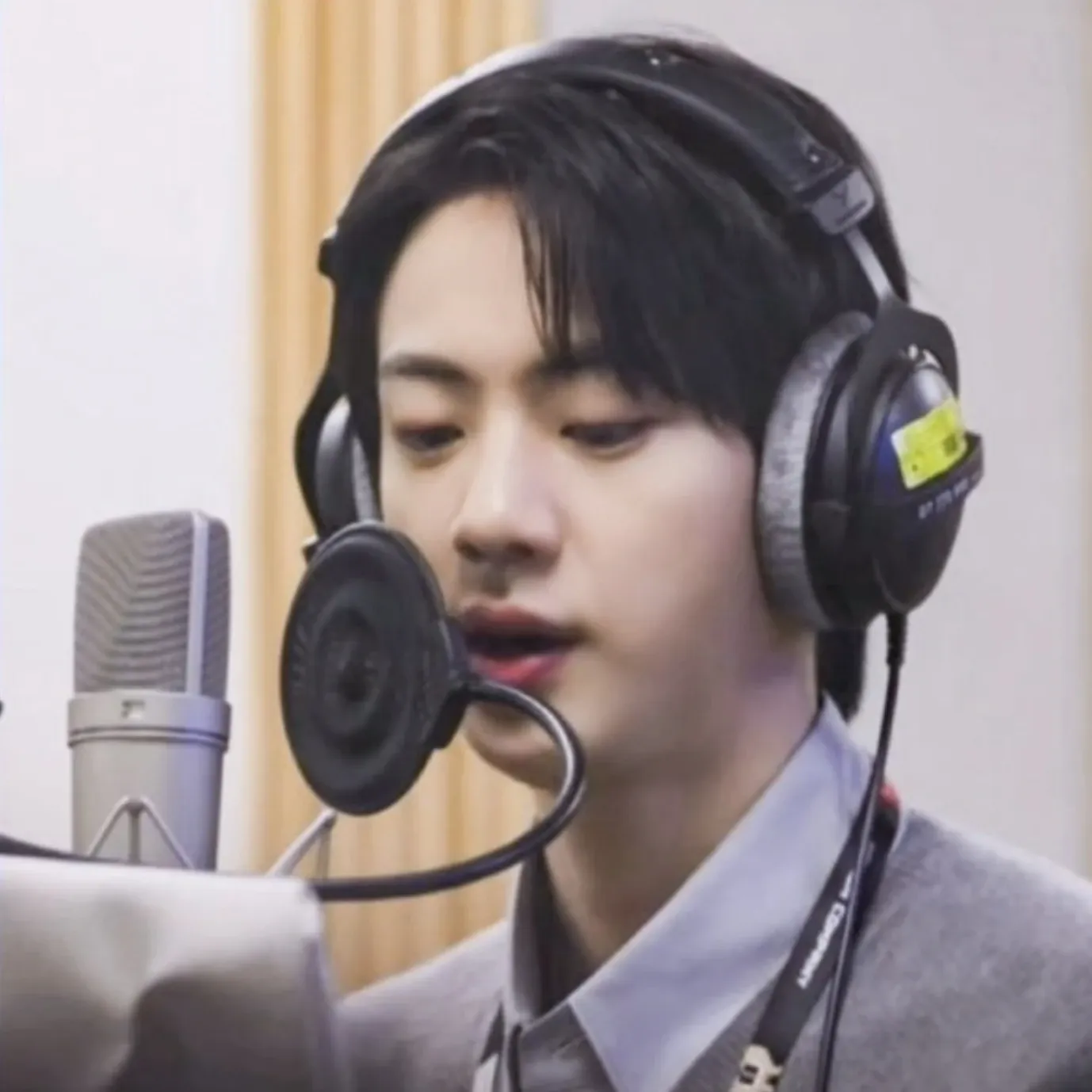 Behind-the-scenes cut of Jin (BTS)