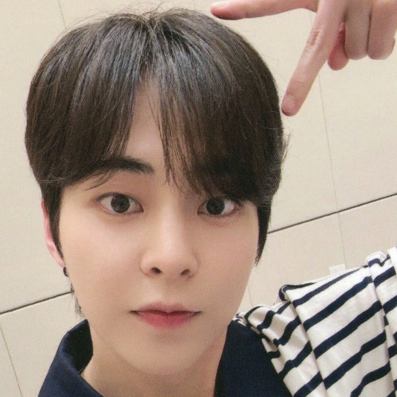 A moment captured by Xiumin (EXO)'s fan