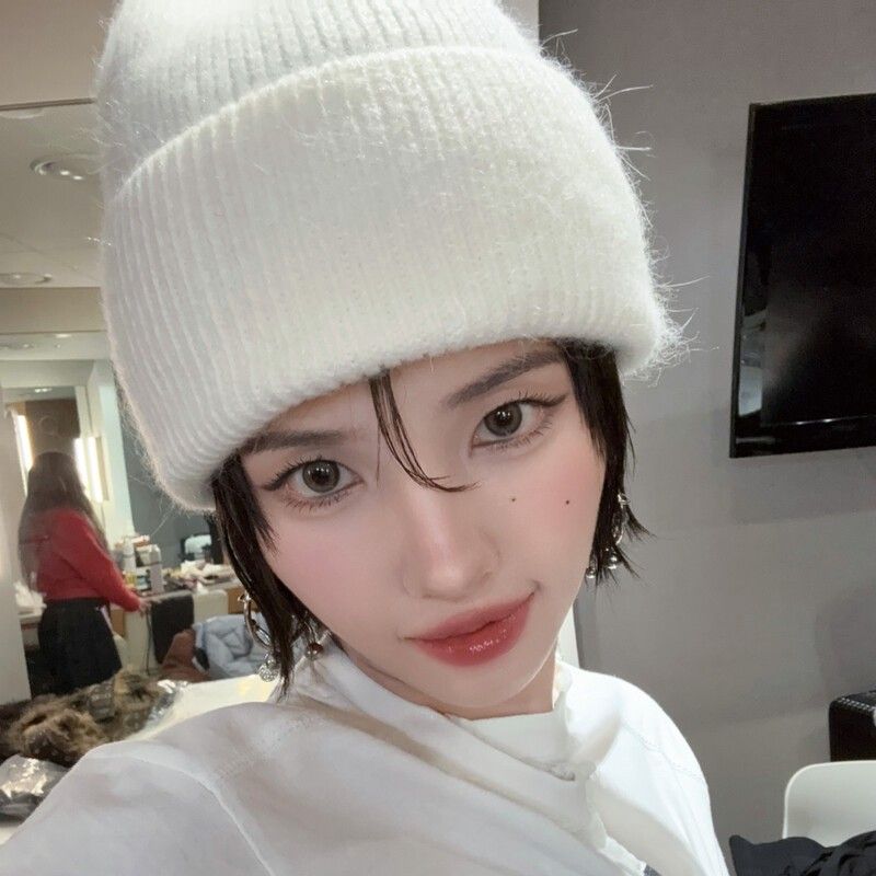 Recent activity shot of Soyeon (i-dle)