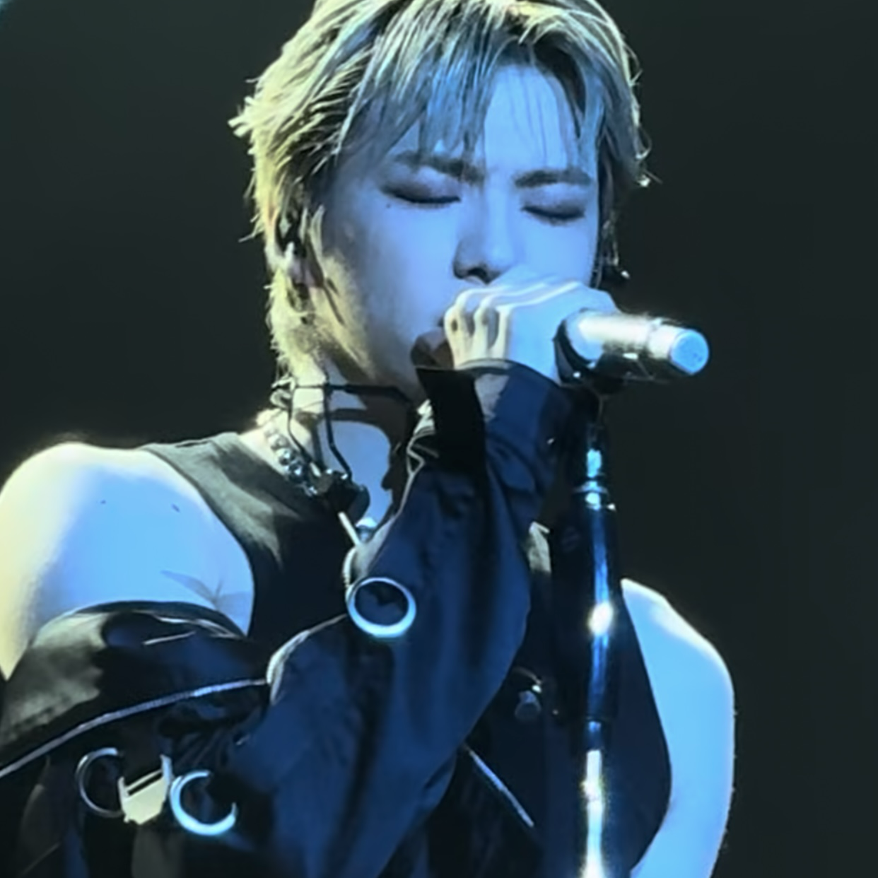 강다니엘의 비하인드 컷