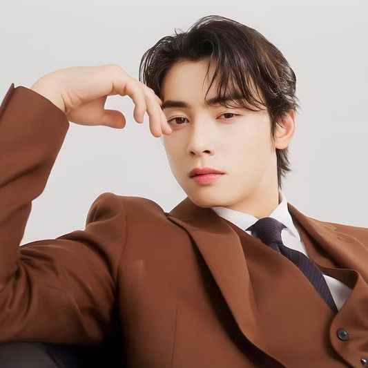 Latest photo of Eunwoo (ASTRO)