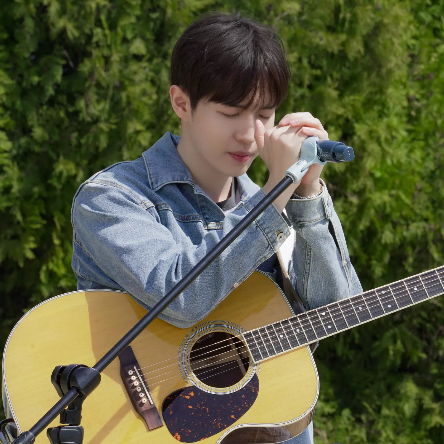 Behind-the-scenes cut of Kim Jaehwan